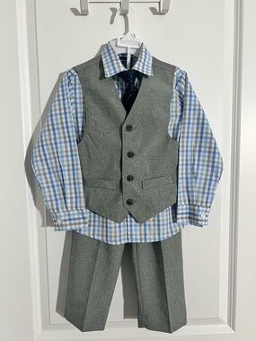 Nautica Boy 4-piece Formal Suit Set with Vest, Pants,Dress Shirt, and Tie